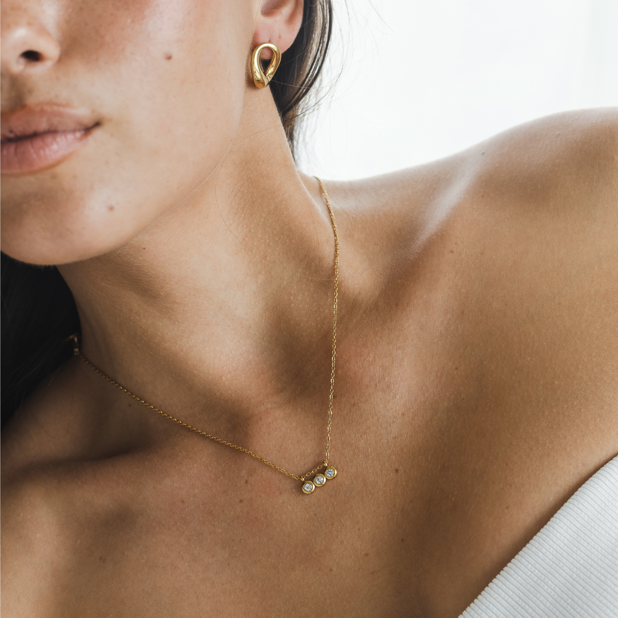 minimalistische ketting goud waterproof met zirkonia steentjes