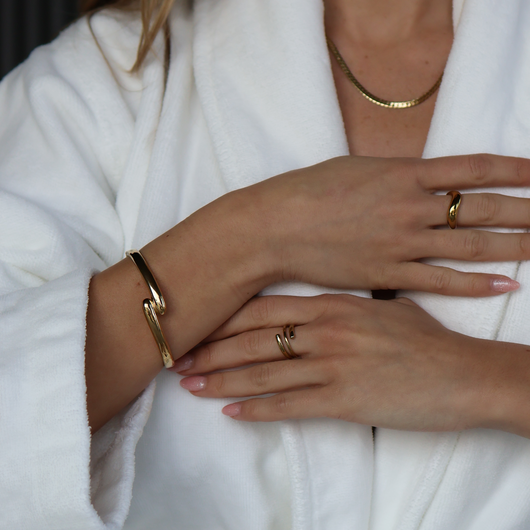 Sleek Flow Bangle