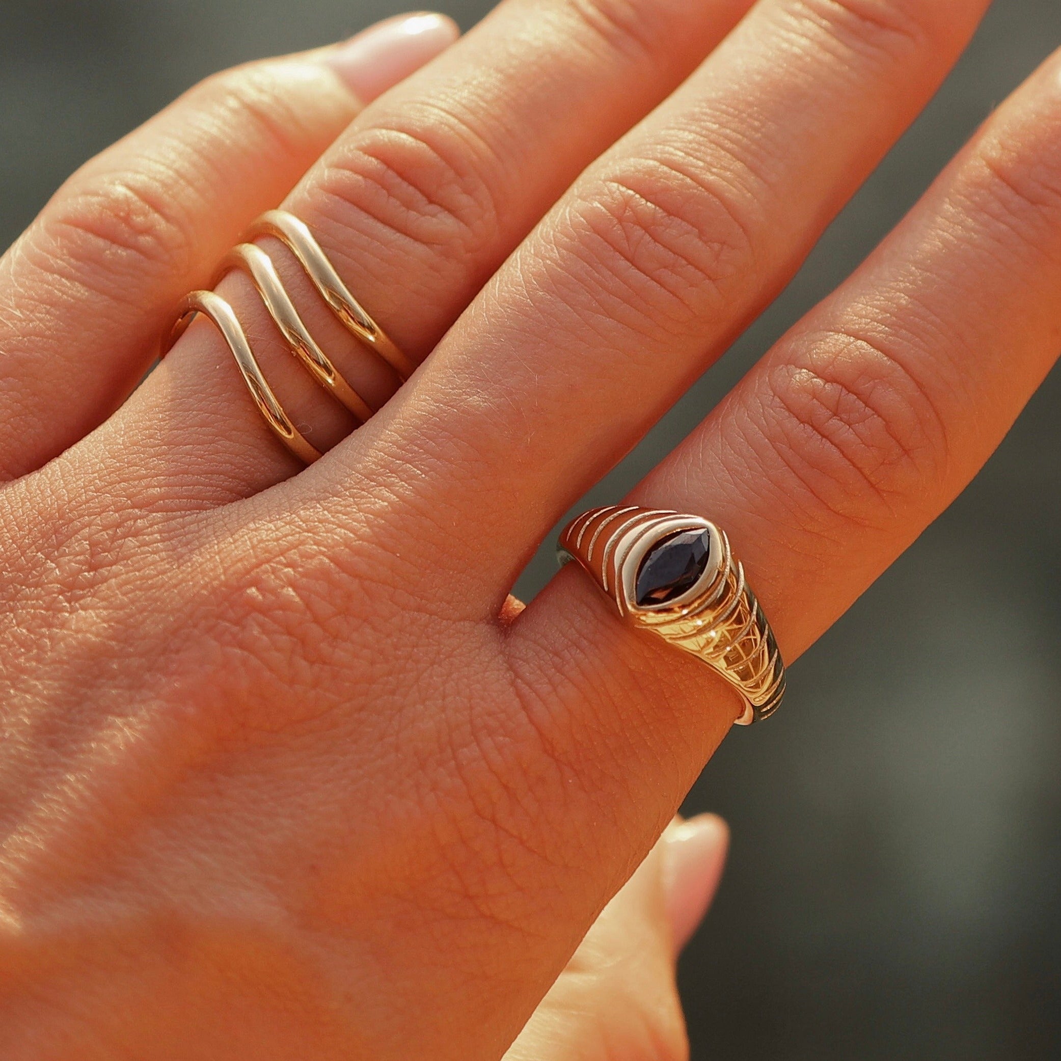 Black eye stone ring