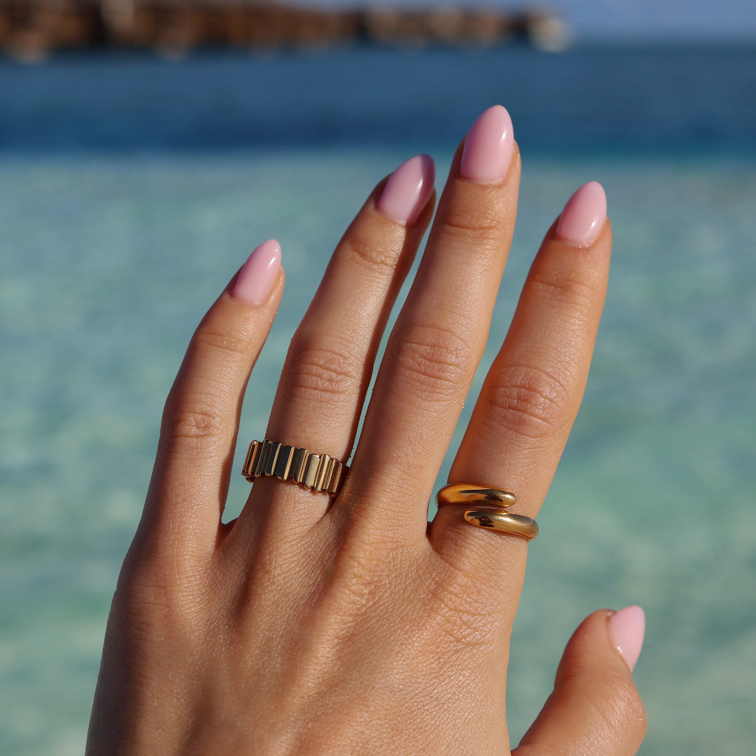 Geometric ring