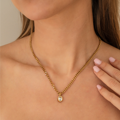 Vintage-Kette mit ovalem Anhänger