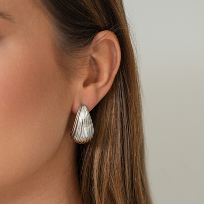 Shell Earstuds 